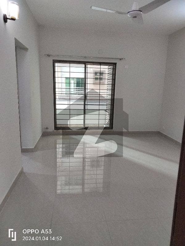 12 Marla 4 Bedroom Brand New Apartment Available For Rent In Askari 11 Lahore