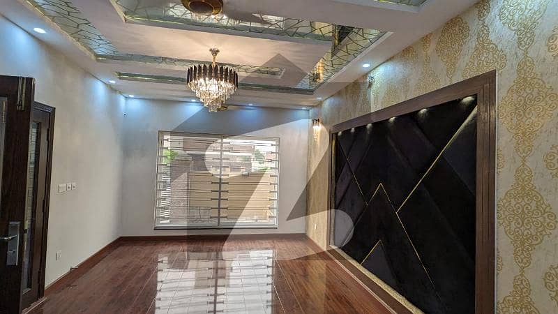 10 Marla House Avaialable For Rent In Bahria Town Lahore