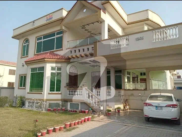 2 Kanal Triple Storey House For Rent For Multinational Company Hostle Guest House