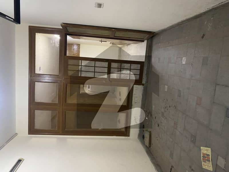 پی آئی اے ہاؤسنگ سکیم لاہور میں 3 کمروں کا 5 مرلہ مکان 70.0 ہزار میں کرایہ پر دستیاب ہے۔