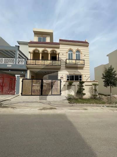 سٹی ہاؤسنگ سکیم جہلم میں 5 کمروں کا 7 مرلہ مکان 2.5 کروڑ میں برائے فروخت۔
