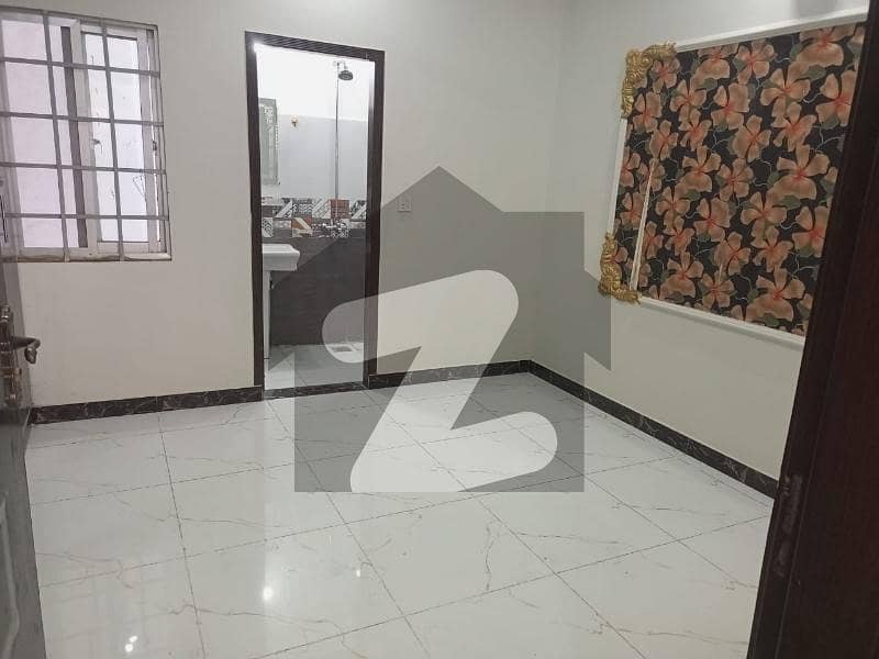 ال-حمد گارڈنز پائن ایونیو,لاہور میں 3 کمروں کا 3 مرلہ مکان 50.0 ہزار میں کرایہ پر دستیاب ہے۔
