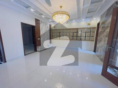 بحریہ ٹاؤن نرگس بلاک بحریہ ٹاؤن سیکٹر سی,بحریہ ٹاؤن,لاہور میں 5 کمروں کا 10 مرلہ مکان 1.02 لاکھ میں کرایہ پر دستیاب ہے۔