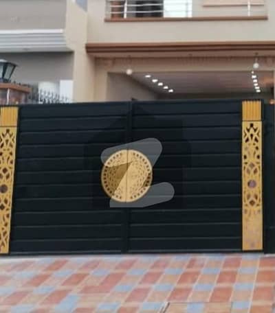 کینال روڈ فیصل آباد میں 6 کمروں کا 10 مرلہ مکان 2.2 لاکھ میں کرایہ پر دستیاب ہے۔