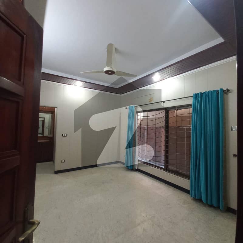 10 Marla House Available For Sale In Responsible Price In Bahria Town