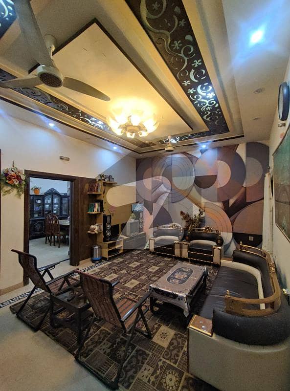 خیابان گرین ستیانہ روڈ,فیصل آباد میں 5 کمروں کا 7 مرلہ مکان 2.15 کروڑ میں برائے فروخت۔