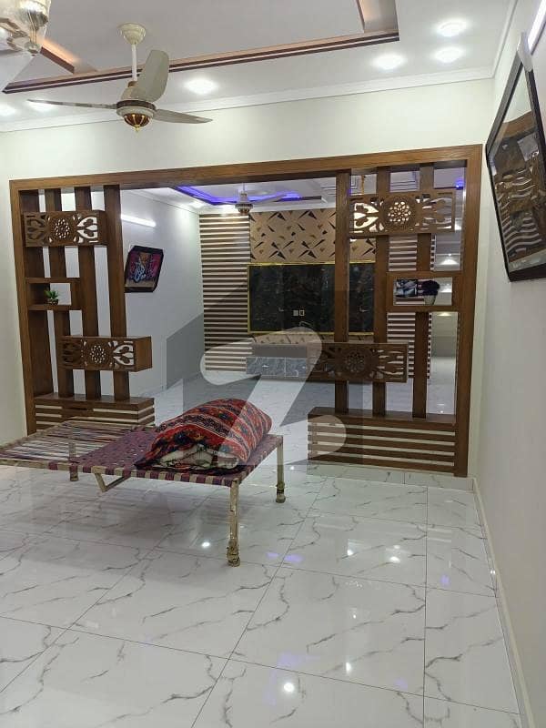 سوان گارڈن ۔ بلاک ایچ سوان گارڈن,اسلام آباد میں 7 کمروں کا 10 مرلہ مکان 4.5 کروڑ میں برائے فروخت۔