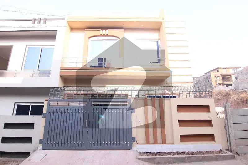 A Beautiful 5 Marla One And Half Storey House For Sale