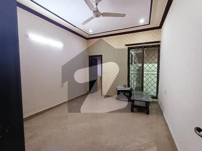 Central Park A Block 5 Marla Lower Portion Available For Rent