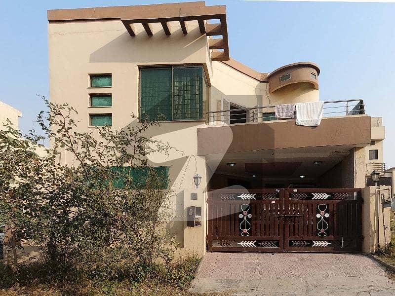 Ideally Located On Excellent Location House For Sale In Bahria Town Phase 8 Usman Block Available