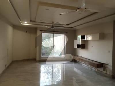 E 11/1 Multi Ground Portion For Rent