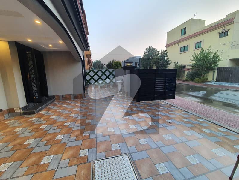1 KANAL HOUSE FOR SALE IN BAHRIA TOWN LAHORE