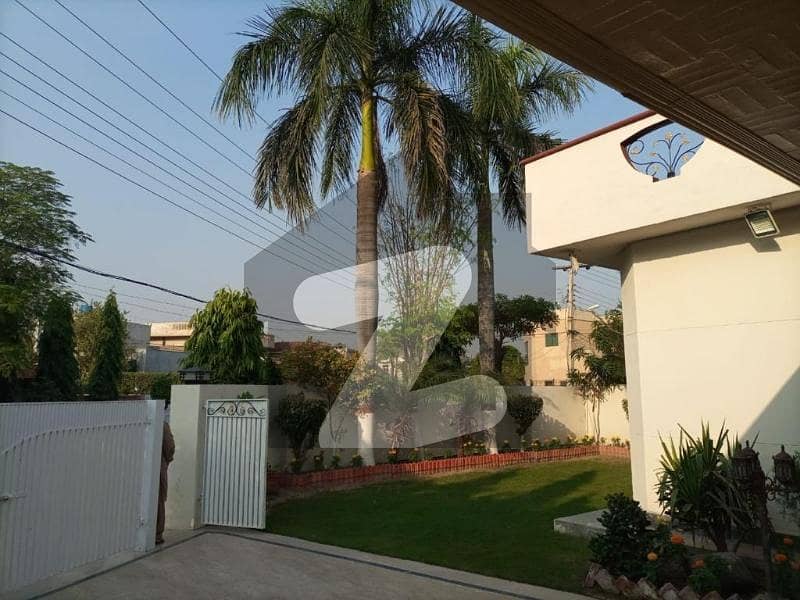20 Marla House In Central DHA Phase 3 - Block W For Sale