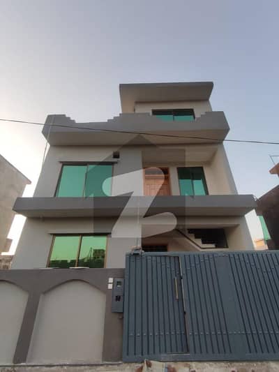 A 1000 Square Feet House In Islamabad Is On The Market For Sale