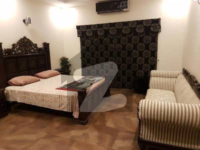 ڈی ایچ اے فیز 5 - بلاک بی فیز 5,ڈیفنس (ڈی ایچ اے),لاہور میں 5 کمروں کا 1 کنال مکان 8.5 کروڑ میں برائے فروخت۔