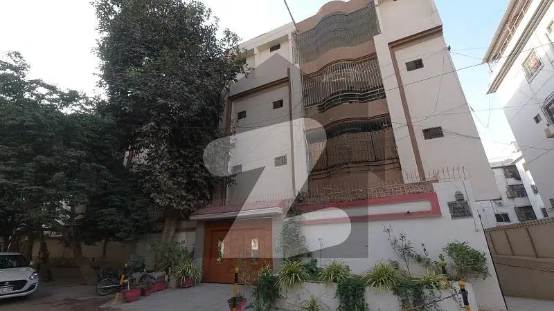 Ideal Prime Location 1550 Square Feet Flat Has Landed On Market In PECHS Block 3, Karachi