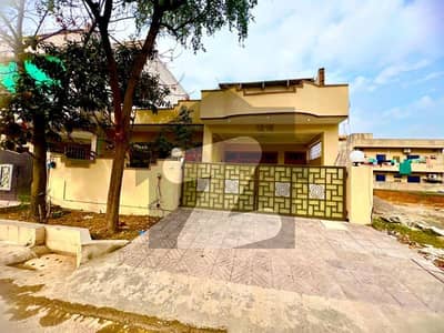 10 MARLA SINGLE STORY HOUSE FOR SALE MULTI F-17 ISLAMABAD SUI GAS ELECTRICITY WATER SUPPLY AVAILABLE SUN FACE HOUSE