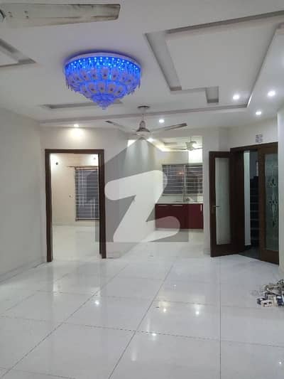 بحریہ ٹاؤن سیکٹر B بحریہ ٹاؤن,لاہور میں 4 کمروں کا 8 مرلہ مکان 87.0 ہزار میں کرایہ پر دستیاب ہے۔