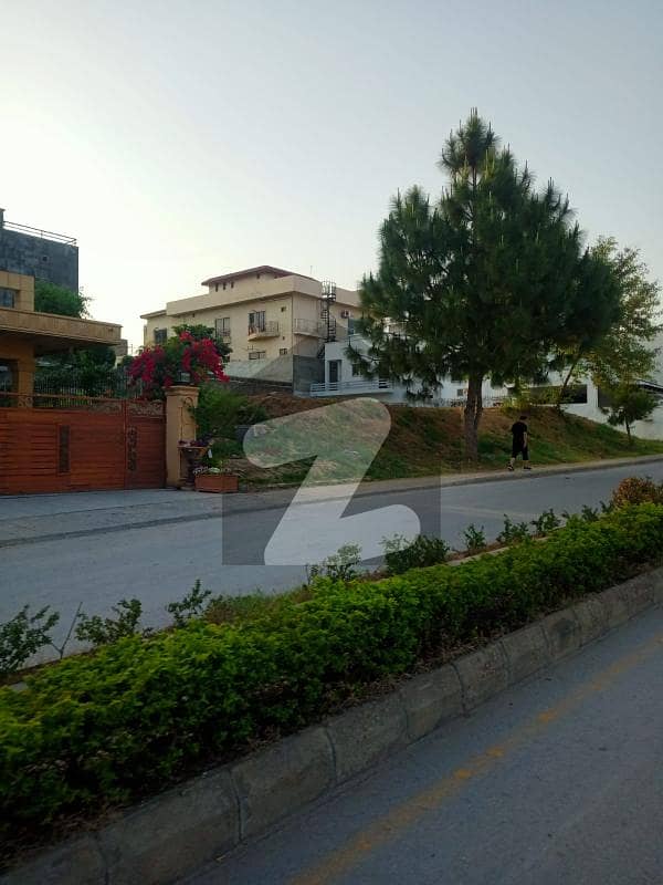 01 Kanal Heighted Plot for Sale on (Urgent Basis) on (Investor Rate) in Sector A DHA 02 Islamabad