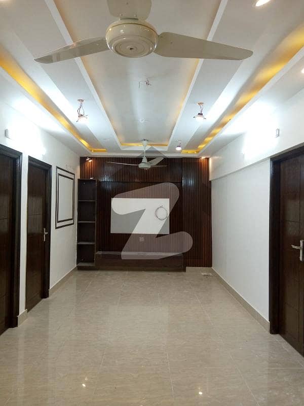 گلستانِِ جوہر ۔ بلاک 18 گلستانِ جوہر,کراچی میں 3 کمروں کا 6 مرلہ فلیٹ 1.35 کروڑ میں برائے فروخت۔
