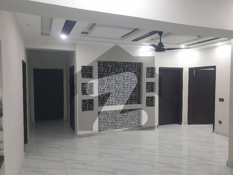 ڈی ایچ اے فیز 5 ڈی ایچ اے ڈیفینس,کراچی میں 4 کمروں کا 10 مرلہ فلیٹ 1.99 کروڑ میں برائے فروخت۔