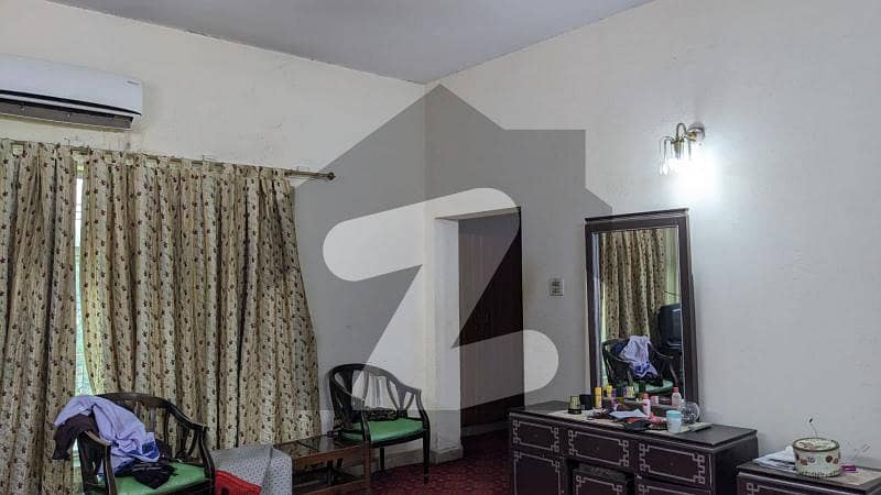 Owner Build 5 Bedroom House Near To Masjid Chowk