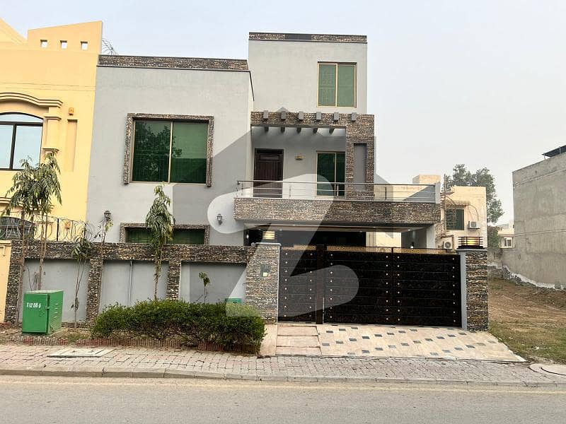 10 Marla House Available For Sale In Shaheen Block Bahria Town Lahore