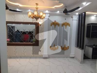 ریوینیو سوسائٹی لاہور میں 4 کمروں کا 4 مرلہ مکان 1.75 کروڑ میں برائے فروخت۔