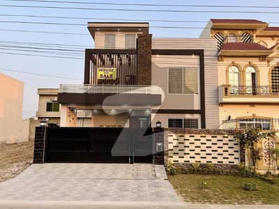 10 Marla Modern House For Sale At Hot Location