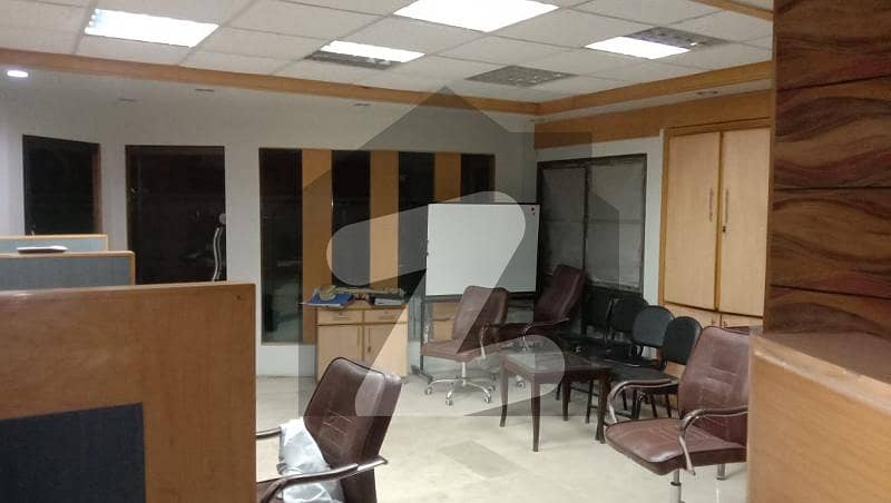 1500 SQ. FT FULL FURNISHED OFFICE ON NEW BUILDING MAIN SHAHRAH E FAISAL