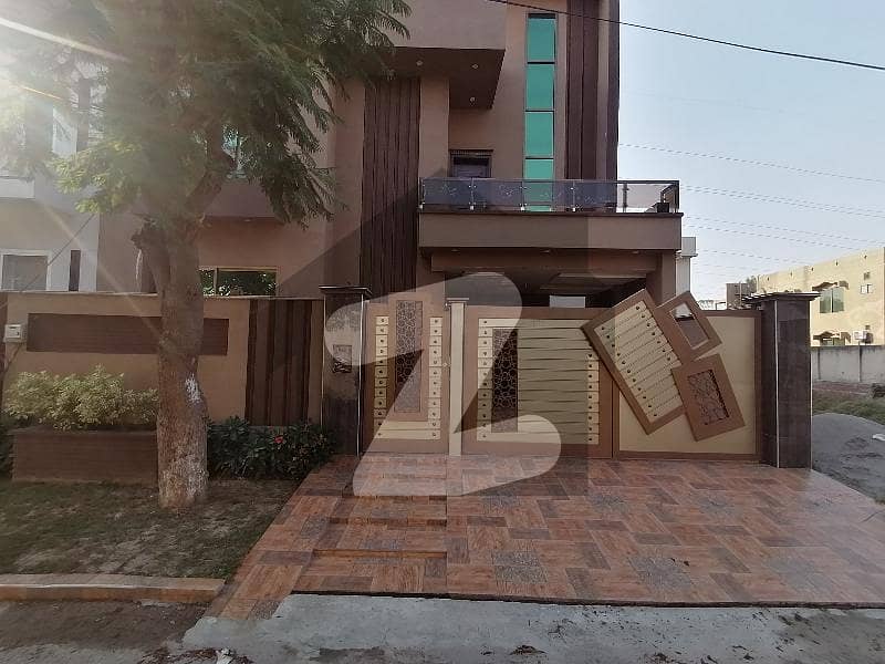 Prime Location 10 Marla House For Sale In DC Colony - Kabul Block Gujranwala