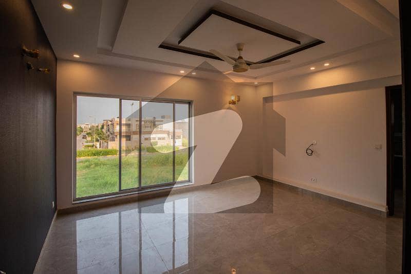 1 Kanal Upper Portion For Rent In Dha Phase 5 & Easy Apparoach To Main Road