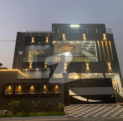 سٹی گارڈن ہاؤسنگ سکیم جہانگی والا روڈ,بہاولپور میں 6 کمروں کا 10 مرلہ مکان 3.0 کروڑ میں برائے فروخت۔