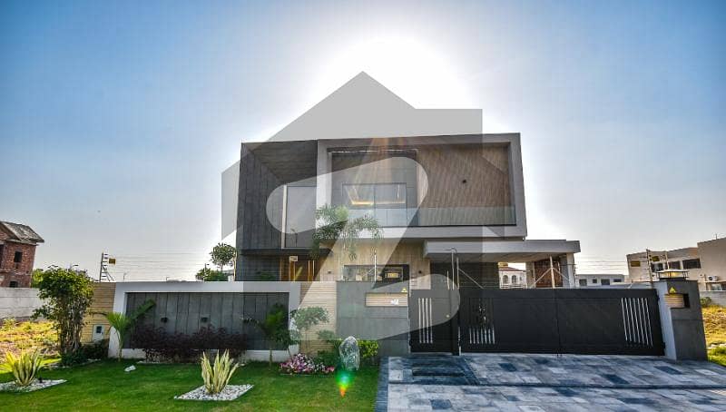 1 KANAL SLIGHTLY USED HOT LOACTION NEAR TO CMMERCIAL AND PARK BEAUTIFUL MODERN DESIGN HOUSE AVAILABLE FOR SALE IN EDEN CITY FACING PHASE 8 AIR AVNUE
