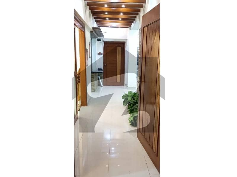 خالد بِن ولید روڈ کراچی میں 3 کمروں کا 8 مرلہ فلیٹ 4.5 کروڑ میں برائے فروخت۔
