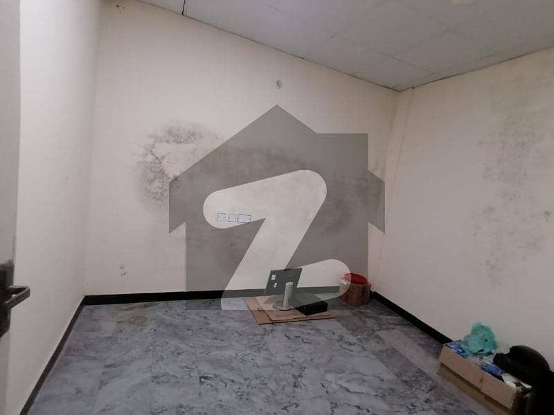 حاجی پورہ روڈ سیالکوٹ میں 4 کمروں کا 2 مرلہ مکان 58.0 لاکھ میں برائے فروخت۔
