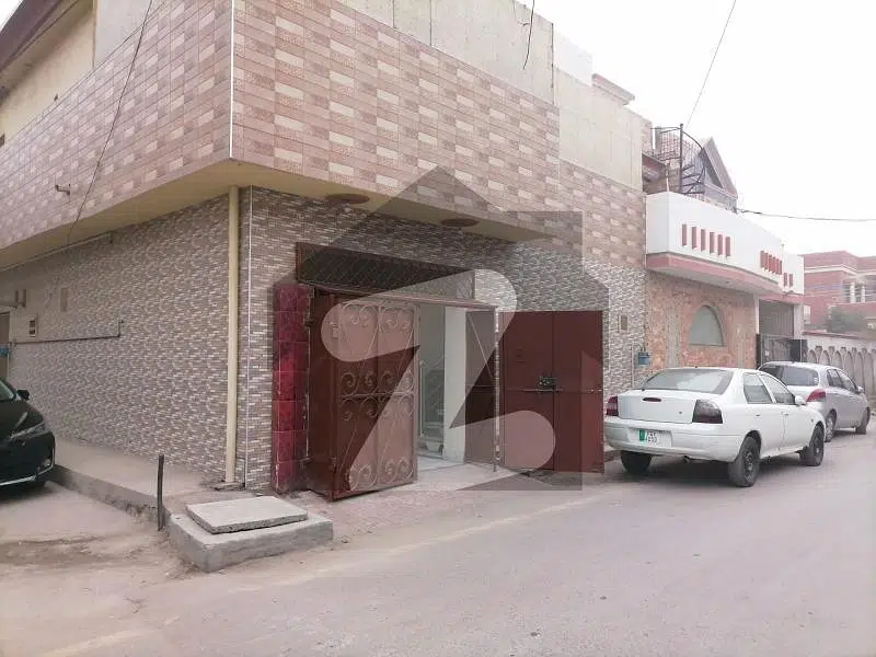 4.4 Marla Corner House For Sale In Madina Town