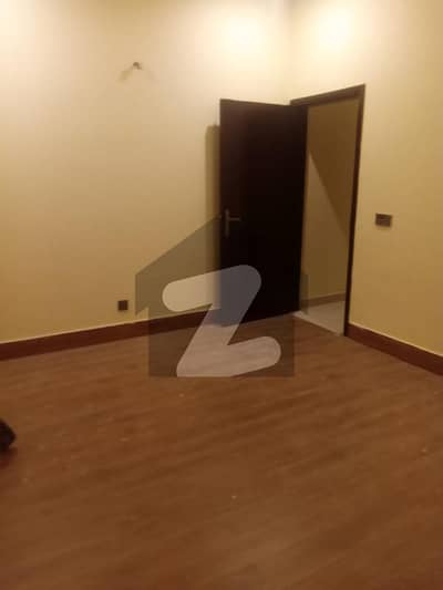 ڈی ایچ اے فیز 8 ڈی ایچ اے ڈیفینس,کراچی میں 4 کمروں کا 4 مرلہ مکان 4.75 کروڑ میں برائے فروخت۔