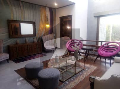 1000 YARDS FULLY FURNISHED LIKE NEW BUNGALOW AVAILABLE FOR RENT