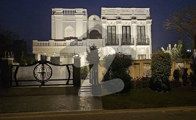 ڈی ایچ اے فیز 5 ڈیفنس (ڈی ایچ اے),لاہور میں 6 کمروں کا 1 کنال مکان 13.5 کروڑ میں برائے فروخت۔
