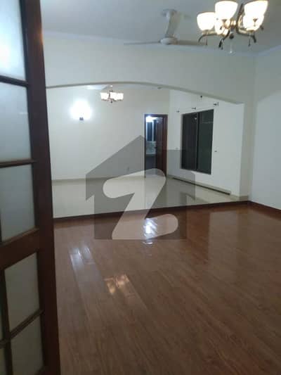 Kanal Modern Prime Location Full House Available for Rent in DHA Phase 1