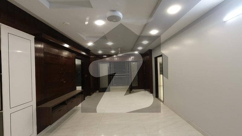 LEASED 4 BEDROOMS DRAWING ROOM LOUNGE KITCHEN FLAT ON MAIN SHAHRAH E FAISAL FOR SALE