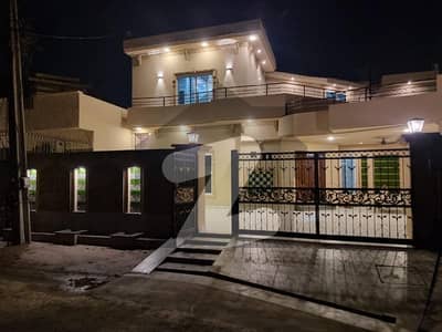 14 MARLA PERFECT LOCATION BRAND NEW HOUSE AVAILABLE FOR SALE IN WAPDA TOWN PHASE 1