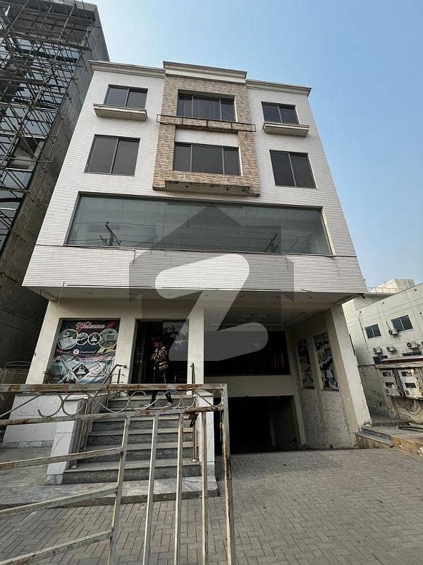 جوہر ٹاؤن لاہور میں 13 مرلہ Studio دفتر 2.25 لاکھ میں کرایہ پر دستیاب ہے۔