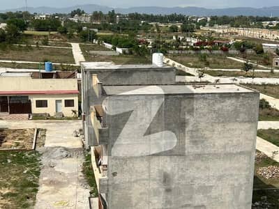 زمر ویلی کشمیر ہائی وے,اسلام آباد میں 5 کمروں کا 5 مرلہ مکان 80.0 لاکھ میں برائے فروخت۔