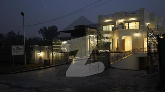 Luxurious 2 Kanal House For Rent