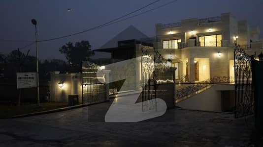 Luxurious 2 Kanal House For Rent