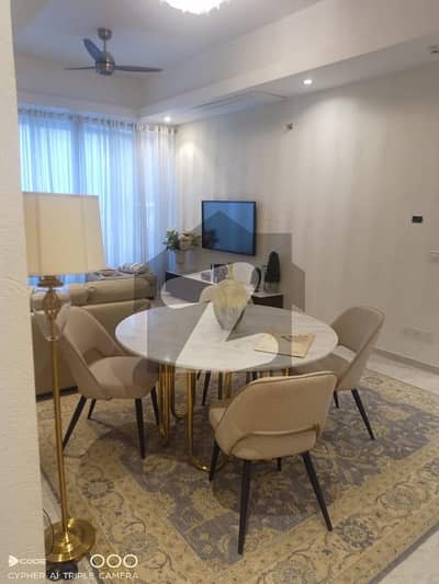 Lush Condition 3 Bedrooms Flat In The Arch Tower