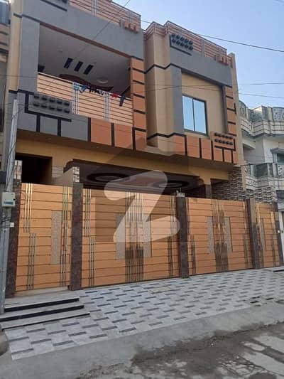 حیات آباد فیز 6 - ایف10 حیات آباد فیز 6,حیات آباد,پشاور میں 8 کمروں کا 7 مرلہ مکان 4.9 کروڑ میں برائے فروخت۔