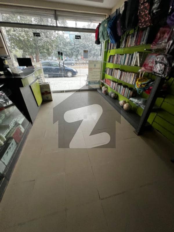 جوہر ٹاؤن فیز 2 جوہر ٹاؤن,لاہور میں 7 مرلہ دکان 2.4 لاکھ میں کرایہ پر دستیاب ہے۔